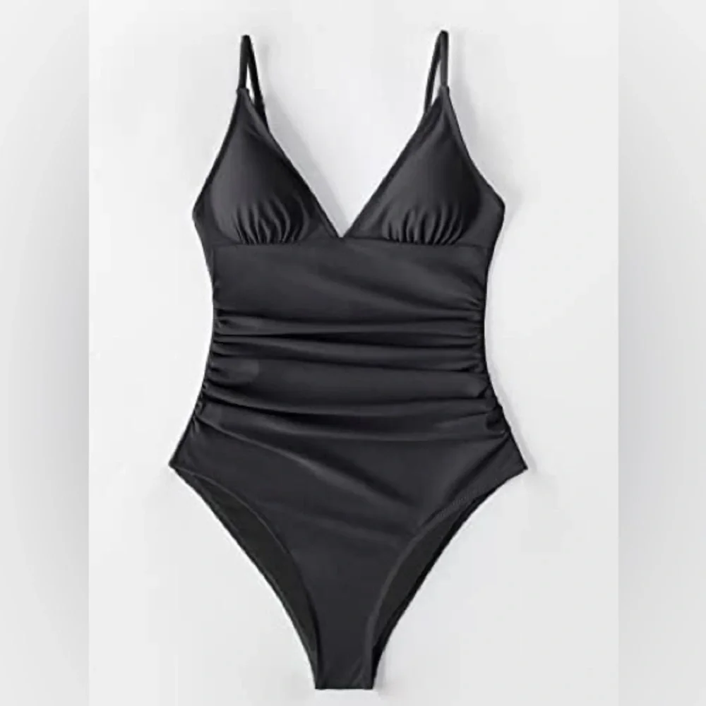 Medium Black CUPSHE Women's Shirring Design V-Neck Low Back One Piece Swimsuit - Picture 4 of 7